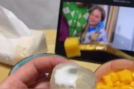 你没见过的奇怪食物cp，没想到还挺上头的，怎么办我太爱番茄乌梅了！！#水果#吃货