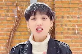 李晓峰在雪地里聊冬天刘恺威送她的糖炒栗子这段，好尬啊，结尾还用了杨幂的《爱的供养》，她好爱她。