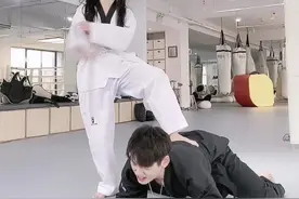 跨不就是应该这么压的嘛~@金教练和小短腿视频封面