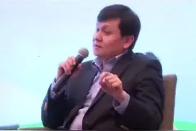 全世界都在抢疫苗，有人却不愿意接种？张文宏一语道破视频封面