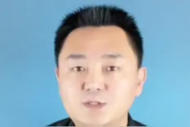 #童话作家郑渊洁谈人教版教材争议 排排坐，分果果？郑渊洁“将”了人教版教材一“军”#人教版数学教材插图引争议 #大v快评 #教材 #热点视频封面