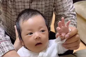 #姥姥姥爷带孩子 从小开始洗脑 考清华还是北大 小九一脸懵 #人类幼崽成长记视频封面