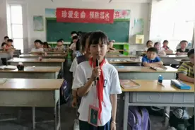 反义词大比拼，寓教于乐#记录校园时光 #可爱的孩子们棒棒哒视频封面
