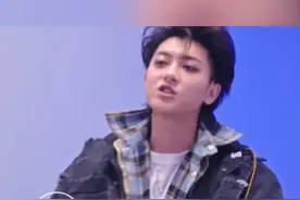 黄子韬张允恩疑似恋情曝光，两人被扒出多组同款，甚至还用同款餐具，两人这是真的在一起了吗