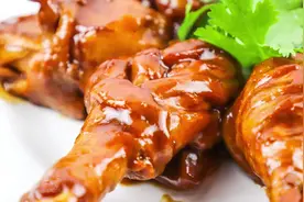 几个鸡腿一瓶可乐，厨师长在家做可乐鸡腿，又香又嫩味道好