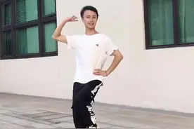 零基础舞蹈《摇太阳》早上8-10点教学，记得来学习哟！视频封面