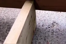 T型木架怎么直角固定？试试这个方法#木工diy #电钻 #木工 @抖音短视频 #木工好帮手 #固定 #木架结构挂瓦 视频封面