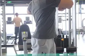 你还在做体育老师教你的错误热身动作吗@抖音小助手视频封面