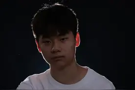 两分钟教会你如何正确运用单灯拍逆光！#摄影教学 #郑州摄影培训 #闪光灯的使用技巧 #棚拍灯光 视频封面