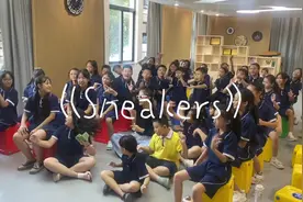 应该没人规定上课不能带墨镜吧？#唱歌 #小学生 #音乐课 #sneaker视频封面