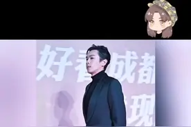 #张若昀 边晒美食边瘦下来的“千层套路”！哈哈哈哈同剧组的好幸福#娱乐播报台