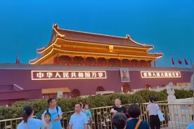 捕捉到天安门亮灯仪式，原来城楼亮灯也是有顺序的 #天安门夜景