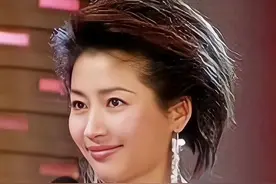 #王小丫，1968年1月22日出生于四川省昭觉县，中国内地女主持人，毕业于四川大学经济系。#明星 #最美的样子 #央视主持人 