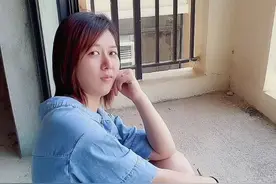 交房第一天，媳妇含泪坐了一上午迟迟不肯走，这是我俩奋斗了整整五年的结果，她说我们在异乡终于有家了，不容易啊视频封面