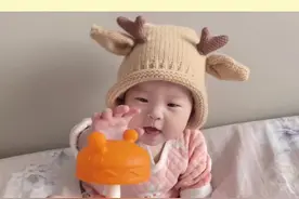 “三翻六坐七滚八爬周会走”记住宝宝的生长规律和每个月的护理要点轻轻松松带娃～#宝宝生长口诀 #新手爸妈 #带娃 #新生儿护理 #三翻六坐七滚八爬 #宝妈 #母婴 #育儿 @抖音短视频视频封面