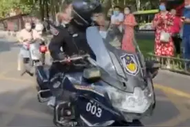 洛阳一考生上厕所时身份证被冲掉，特警仅用5分钟补办身份证明。#我和我的高考 视频封面