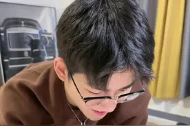 女生们应该都比较喜欢声音好听的男生吧#爱情 #内容过于真实 #女友视角