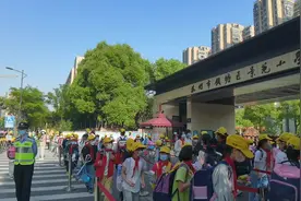 今天碧空如洗，万里无云，又是一个好天气！😊 早上好视频封面