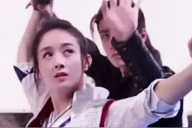 #赵丽颖 #王一博 虽然年龄相差10岁，搭戏时称呼一博哥哥竟豪无违和感，早前两人同获最受欢迎男女主角，实至名归视频封面