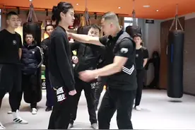 中国自古有“铁头功”一说，今天就给大家聊聊“头锤”#功夫 #武术 #防身术 #传统武术视频封面