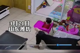 妈妈辅导孩子作业，爸爸竖着耳朵听，网友：这求生欲太强了#夫妻 @DOU+小助手 @抖音短视频 视频封面