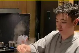 王思聪：说好的方便面，却成了我吃不起的样子！
#科技 #科普 #名人大咖 #美食 视频封面
