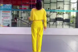 #何必西天万里遥 #背面演示完整版 #最潮广场舞 @DOU+小助手 视频封面