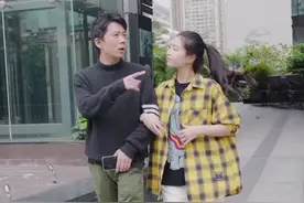 这主持人是故意的吧？#求生欲 @板砖妹陈丽玲视频封面