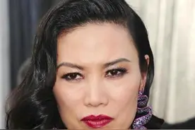 一个乡下穷姑娘变成全球顶流名媛，她做了什么？#邓文迪 @抖音短视频 #独立女性视频封面