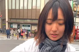 拉人力车的日本女孩、问了一下才十九岁。我在询问的时候很有礼貌、笑容也很可爱。#日本 @DOU+小助手视频封面