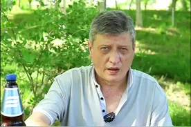 俄罗斯老外更喜欢中国白酒还是俄罗斯沃德嘎 #俄罗斯产品 #战斗民族 #俄罗斯之窗 @DOU+小助手 视频封面