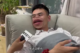 到底谁才是老板....
#搞笑段子  #办公室搞笑 #看一遍笑一遍视频封面