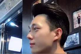 听说女朋友生气时候只要学会这个手势就可以咯#现女友视频封面