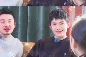 一脸的温柔又宠溺，苏到心里了#热门 #热门推荐  #温柔 #易烊千玺 #宠视频封面