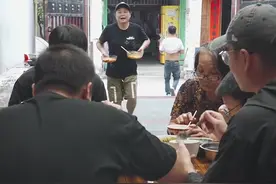 海南天气太热了，做一顿清䃼凉让邻居和家人一起凉快凉快！ #海南 #乡村守护人 #清䃼凉视频封面