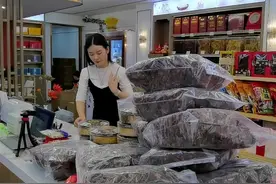 金线莲煮水喝，泡茶喝，炖汤喝。孩子容易上火经常熬夜用眼过度。#金线莲 #滋补 #实体店视频封面