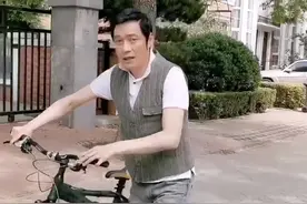 女儿岁月静好，我却努力奔跑；谁来教我骑自行车？#每日亲子陪伴 #vlog我的日常 #暖心告白季视频封面