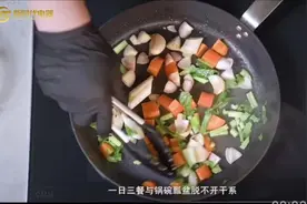 洗碗机浪费水？
机洗不如手洗干净？ 
#西门子晶蕾洗碗机视频封面