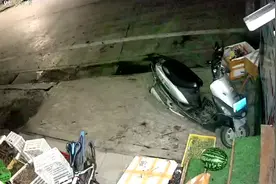 #监控下的一幕 #监控摄像头 #摆摊 #记录摆摊日常视频封面