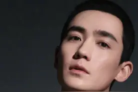 #朱一龙的角色跨度有多大 随着#电影人生大事官宣定档0624，片中朱一龙饰演的莫三妹一口武汉方言，一改往日风格挑战突破自我令人期待。无论是斯文温柔的叶子扬、热血睿智的林楠笙、单纯呆萌的何开心、温润如玉的齐衡、勇猛刚毅的洪翼舟、正义凛然的宋月强、深沉内敛的君实、搞笑痞帅的莫三妹......朱一龙总是在作品中放下自我，解锁角色跨度巨大的多重身份，给观众带来不一样的惊喜，角色驾驭力满分！视频封面