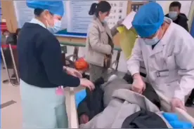 #山西 #太原 流浪汉昏倒在草丛中，路过好心人打120送到医院急诊，医院：先救治！确保他的生命安全#黄河电视台 #山西dou知道 视频封面