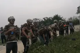 这个水弹枪打着真疼啊#现场实拍视频封面