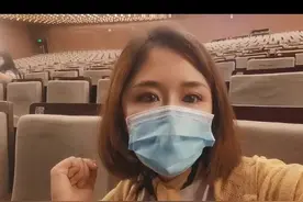 #宝藏 #话剧 #何念 导演的#悬疑 剧 《深渊》，细节极致精细，可见情节之扑朔迷离视频封面