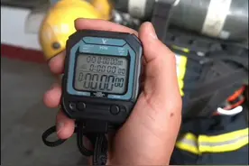 #消防员空呼可以用多久 消防员的空呼大揭秘！一次可以使用多久？里面填充的不是氧气？#你不一定知道的消防冷知识 @中国消防 @广东消防 视频封面