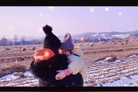 妈妈：“宝贝，可以再讲一次从一堆妈妈中选中我的故事吗？” 宝贝：“我在天上挑妈妈，看到你了，觉得你特别好，就来当你的宝贝啦。”#我的女孩 #有幸相遇 #宝妈带娃