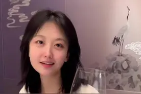 酒啊，慢点喝，还有很多话要聊呢～#葡萄酒 #宜小酌 #少庄主今天醒酒 #国货发光 视频封面