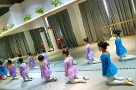 教学成果就是： 一个不差 一个不落 班里所有孩子都要跟上进度视频封面