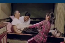 感动！11岁寒门孝女自强当家，一边上学一边照顾患病卧床的养父母。#励志 #感动 #正能量 #孝顺视频封面