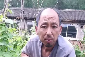 开口便惊艳！大叔在田间朗诵《从百草园到三味书屋》，一口标准播音腔。（来源：守山大叔）视频封面