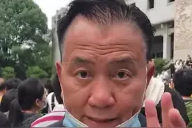 #万梓良 低调参加悼念#袁隆平 他是目前所知第一位到场的艺人，他这辈人深知粮食来之不易非常感谢，一路走好袁老！视频封面